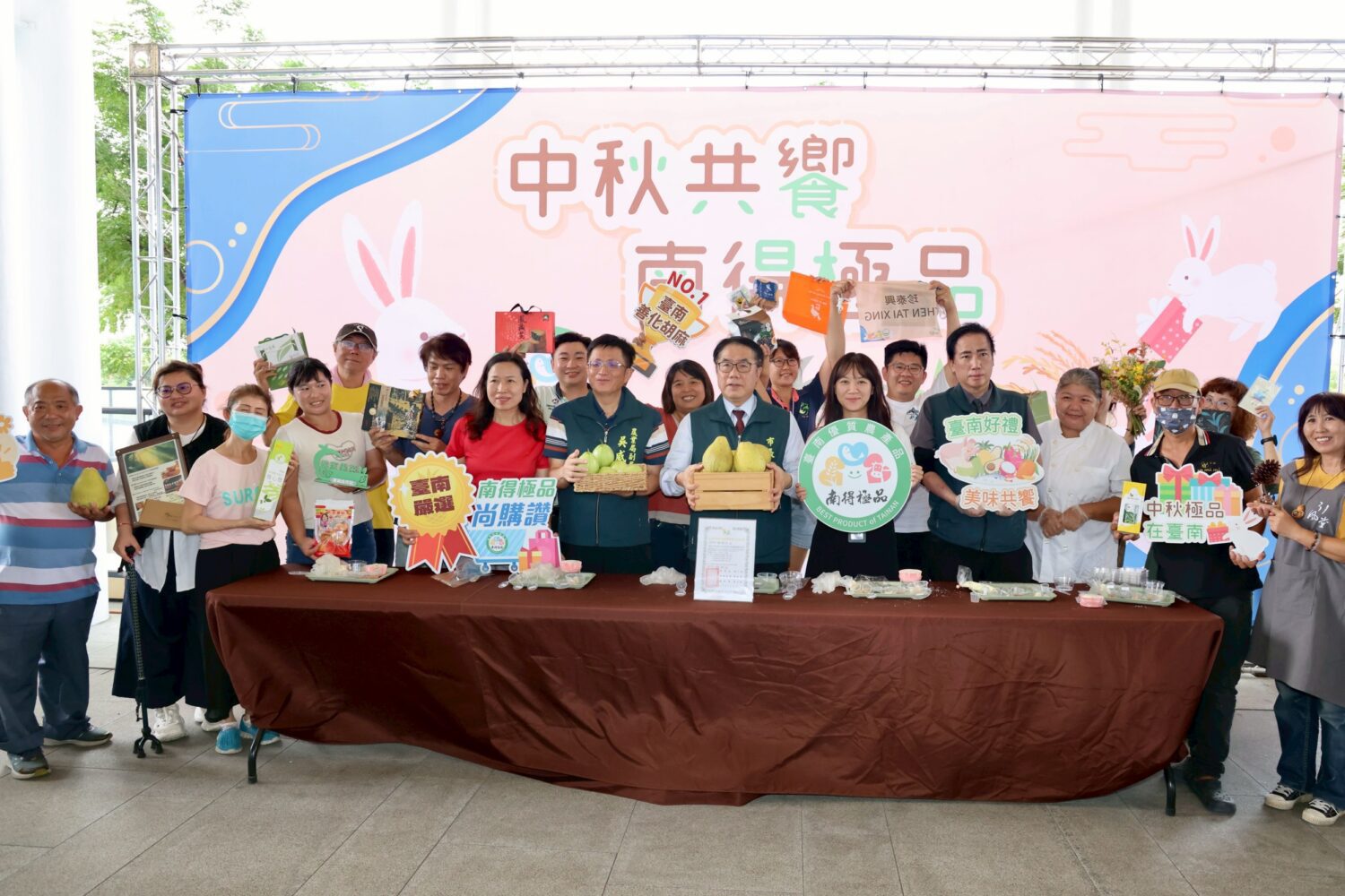 「中秋共饗 南得極品」中秋展售於總圖登場