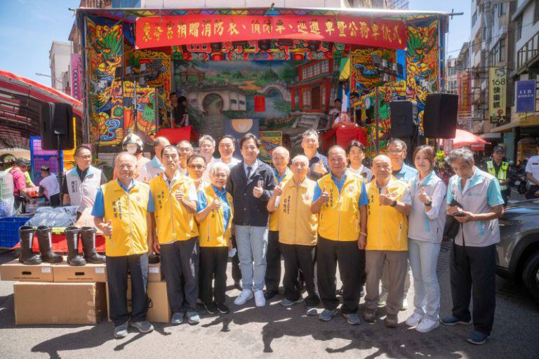 竹市東寧宮連續5年捐贈消防設備、車輛 邱臣遠代理市長：感謝大愛善舉 強化城市救災量能