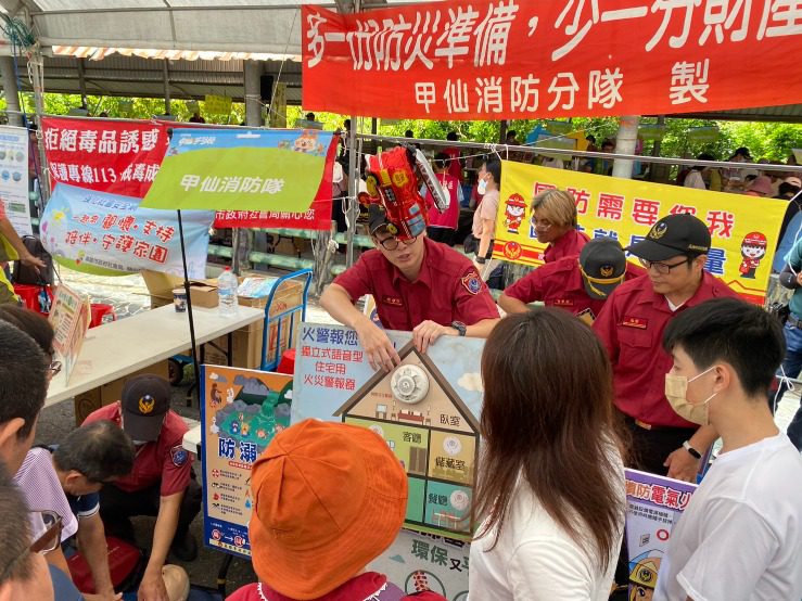 甲仙消防分隊芋筍節設攤推廣居家防災知識