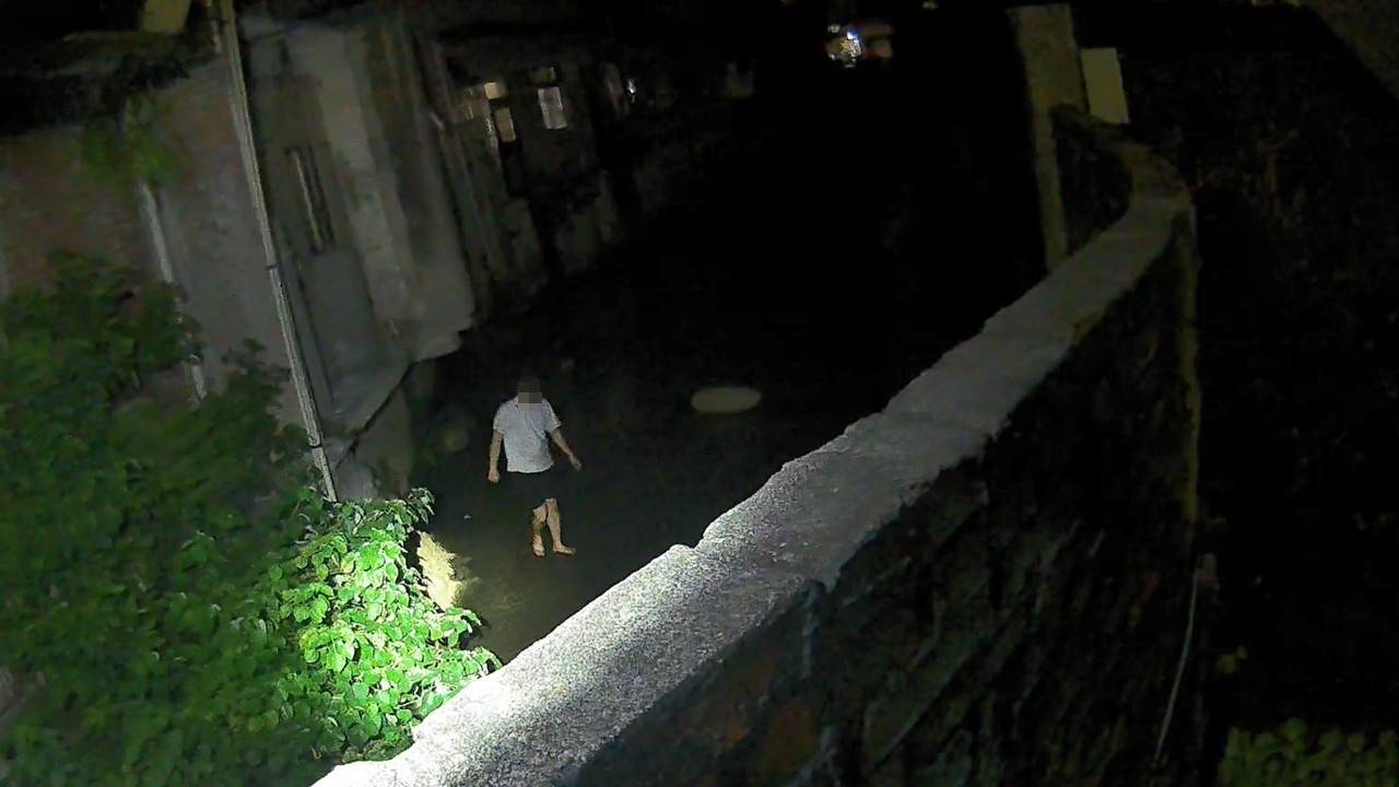 桃園通緝犯闖紅燈遇警盤查 跳大排逃逸反摔傷落網