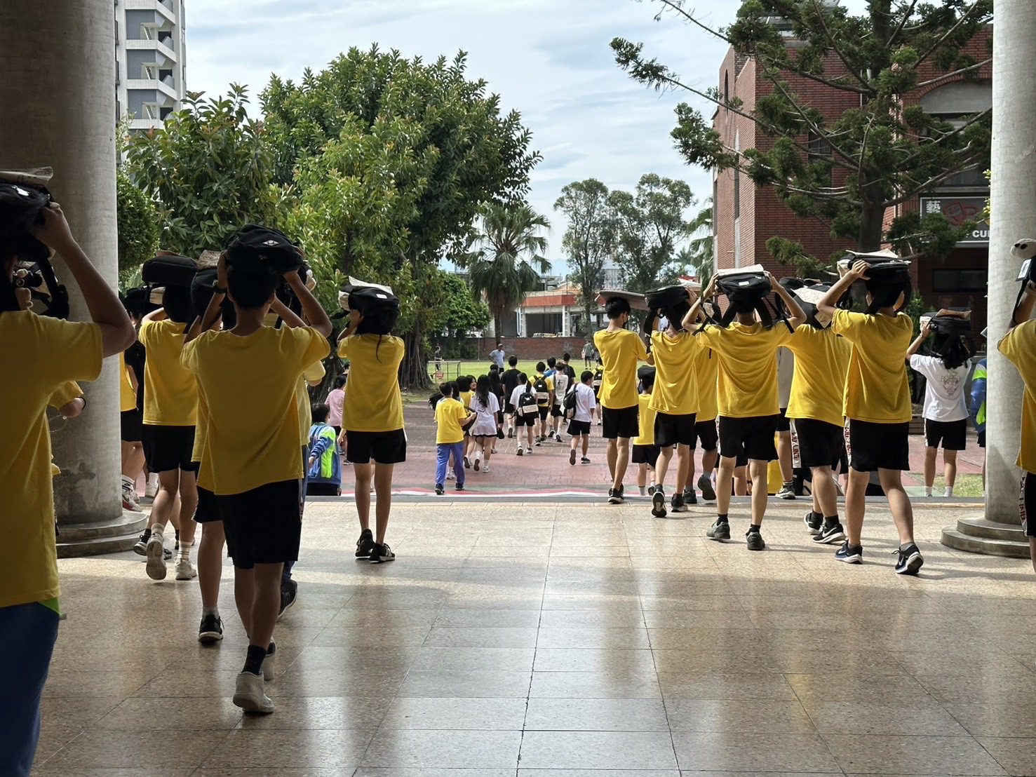 桃消中路分隊攜手武陵高中 地震演練疏散2000名師生
