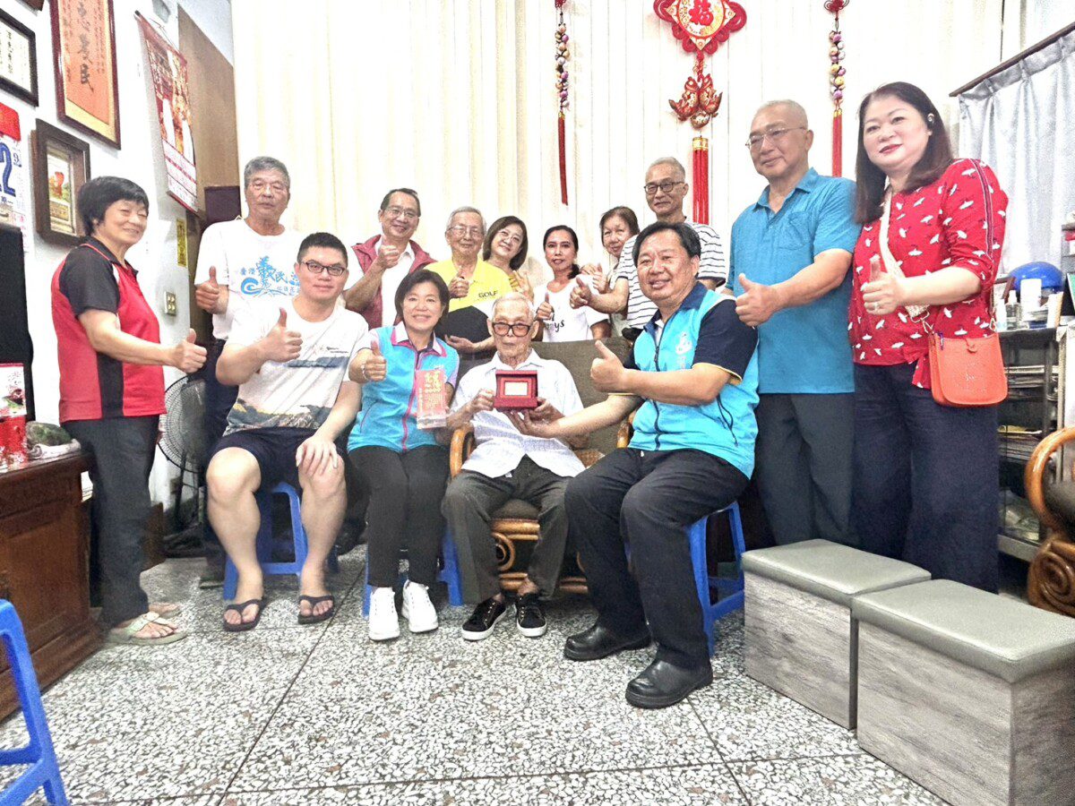 吉安鄉幸福加值 百歲人瑞獲金牌賀壽副 長者樂活養老在吉安 鄉親齊聚共享溫馨時刻