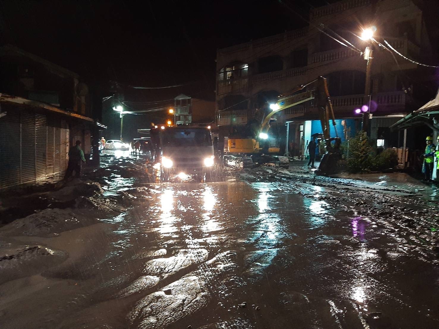 馬太鞍堰塞湖釀災！台鐵復建協助工作小組攜手各地消防單位馳援