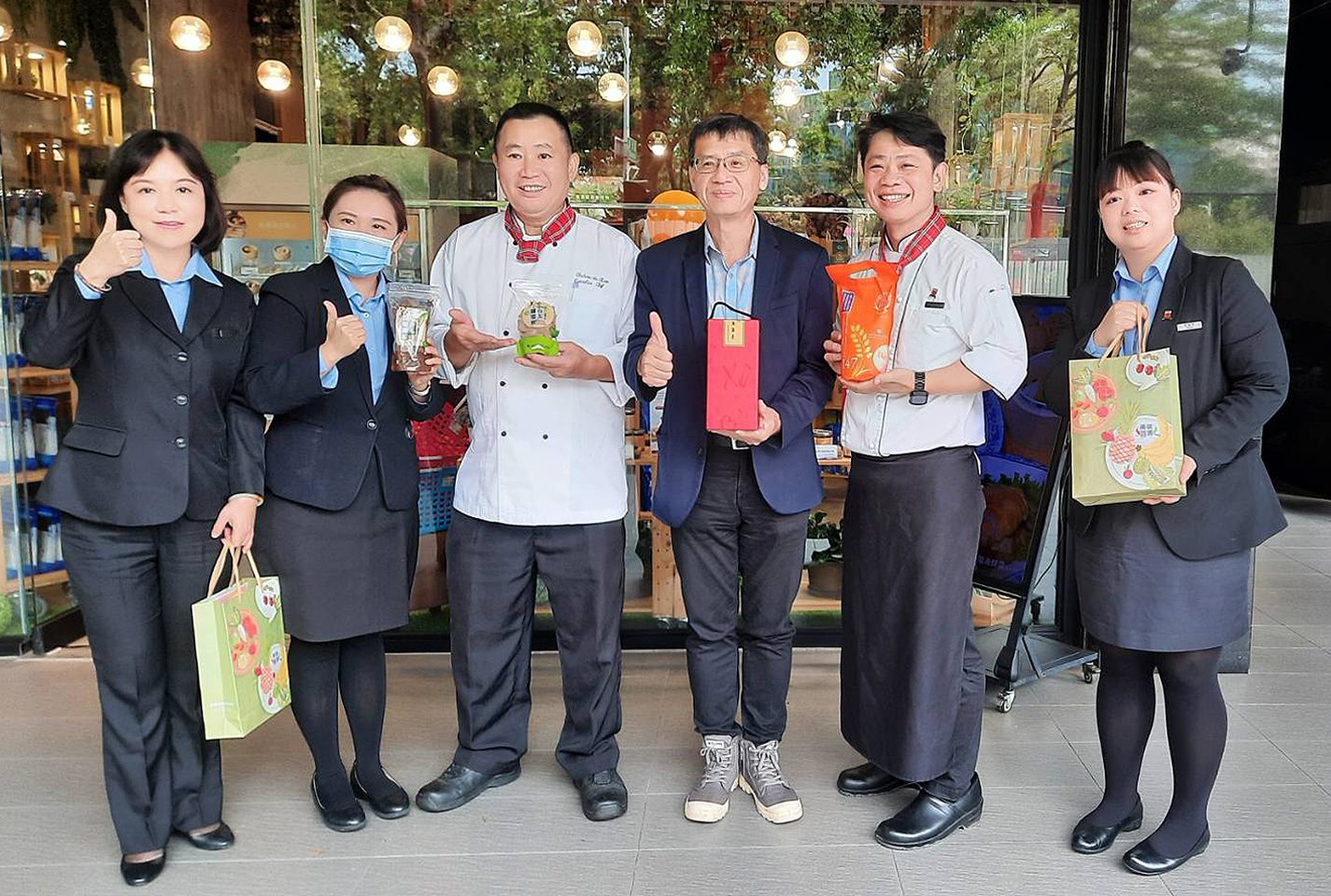 高市府農業局媒合在地農漁特產 助高雄翰品酒店升級「產地到餐桌」體驗
