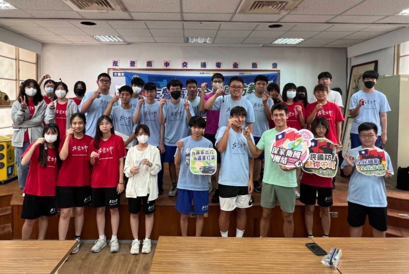 漾新聞|左營高中80周年驚喜課程 學生親手編織海軍撇纜繩球