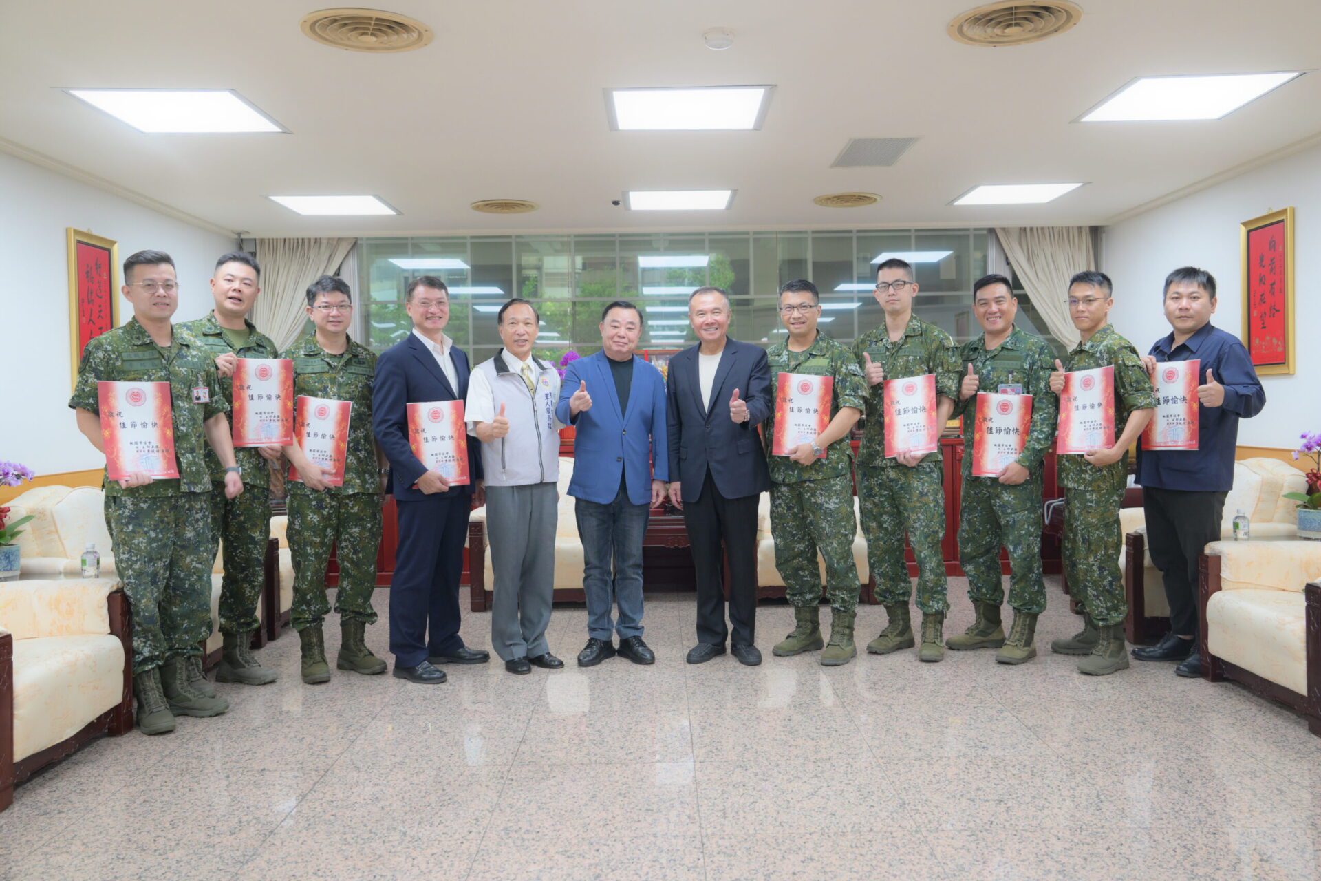 桃議會感謝國軍辛勞付出 邱奕勝贈中秋加菜金