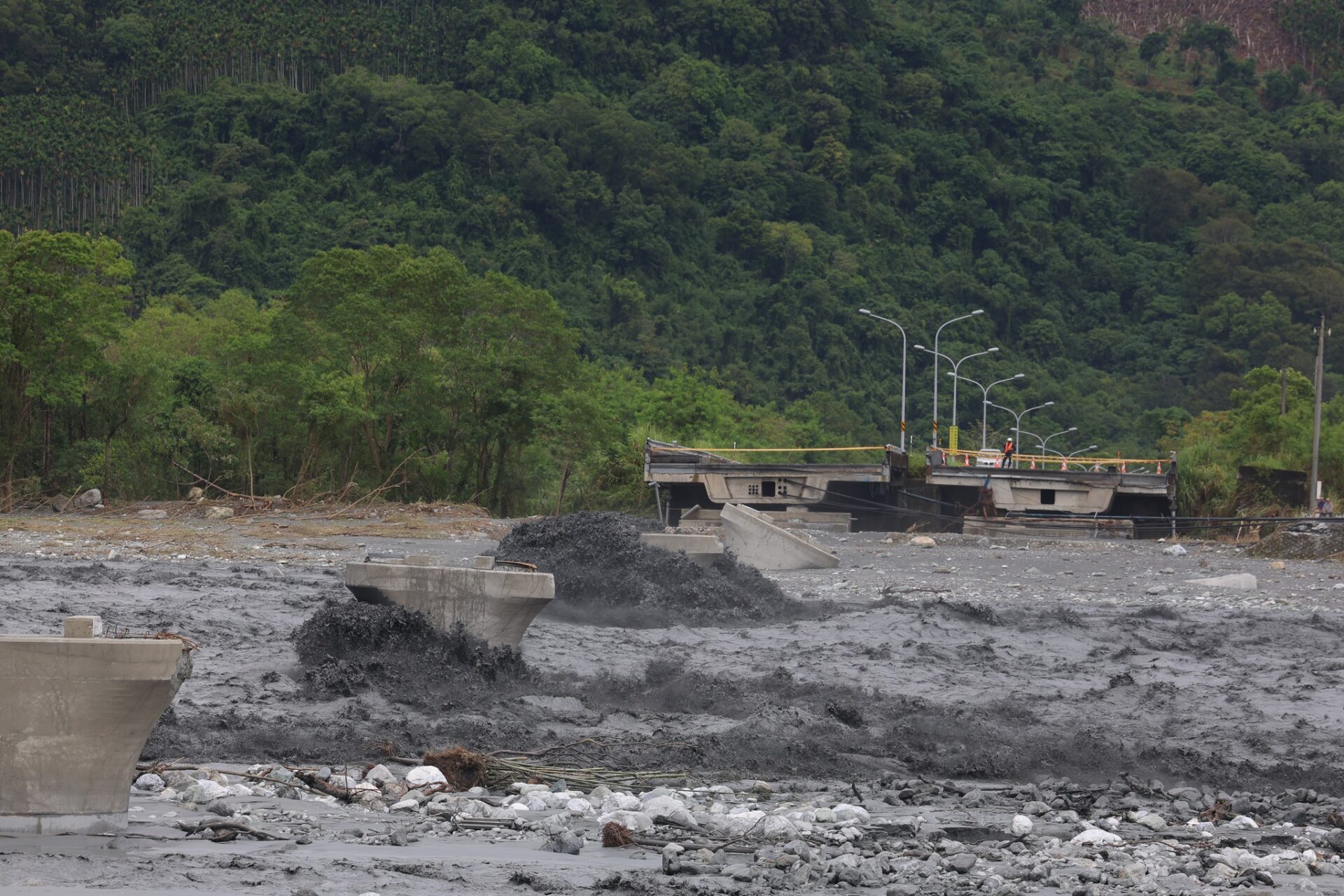 馬太鞍堰塞湖溢流災情慘重 凌濤呼籲中央不要推給地方
