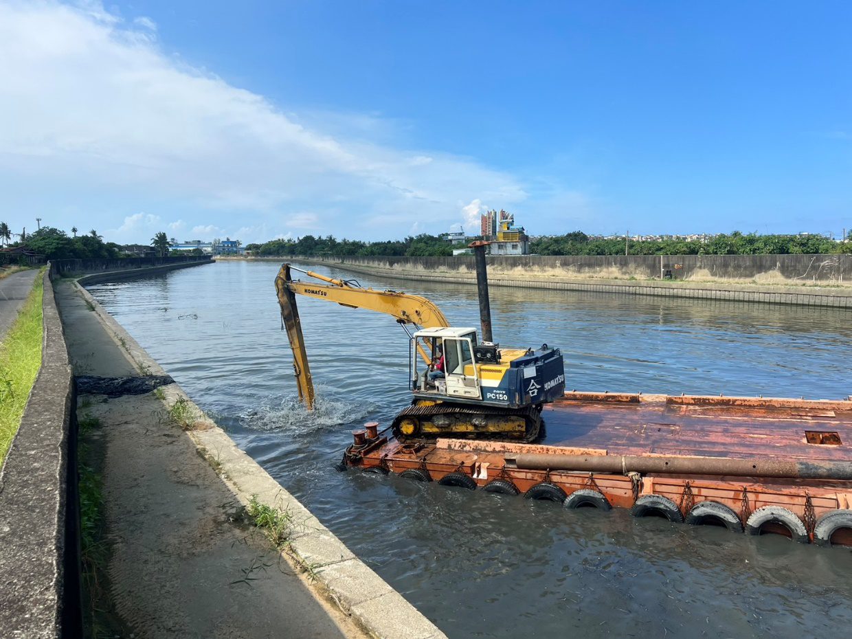 高市典寶溪梓官河段加強清淤 強化防洪韌性