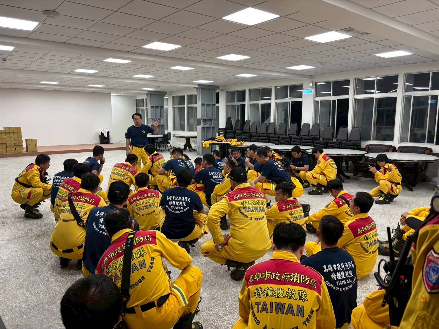 高市特搜隊17車45人5犬連夜馳援花蓮救災 高市特搜隊17車45人5犬連夜馳援花蓮救災