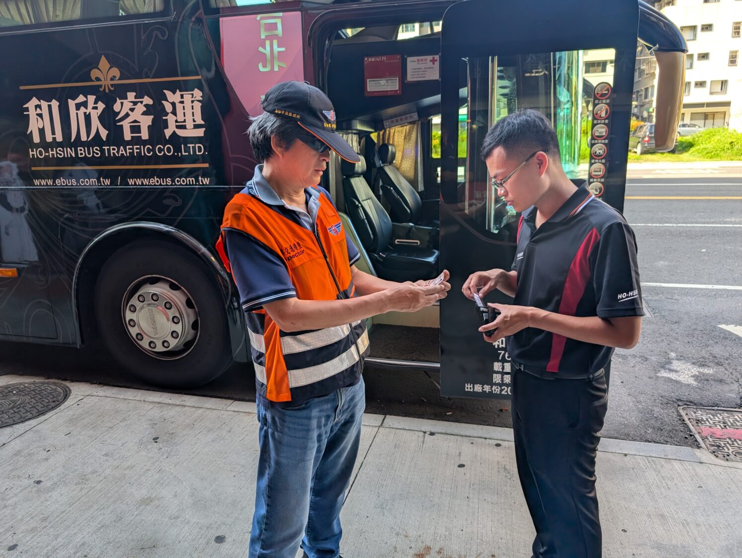 高雄市區監理所督導建國路客運站 做好連續假期疏運安全整備