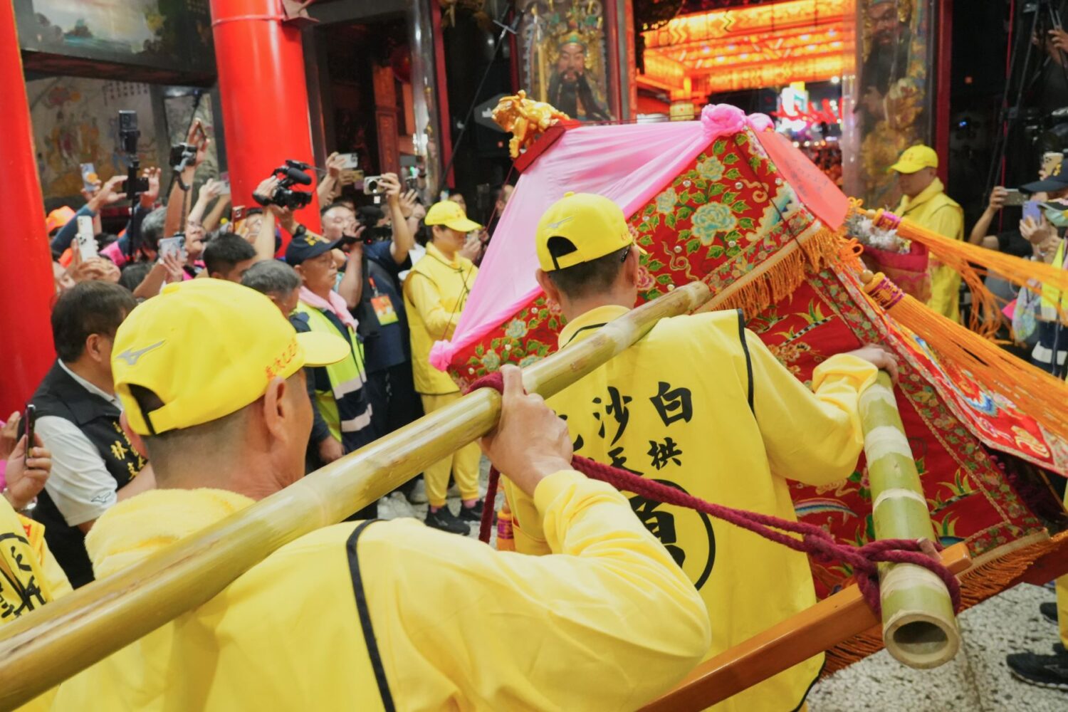 白沙屯媽祖贊境南投市 三神護佑南投同慶三百 白沙屯媽祖贊境南投市 三神護佑南投同慶三百
