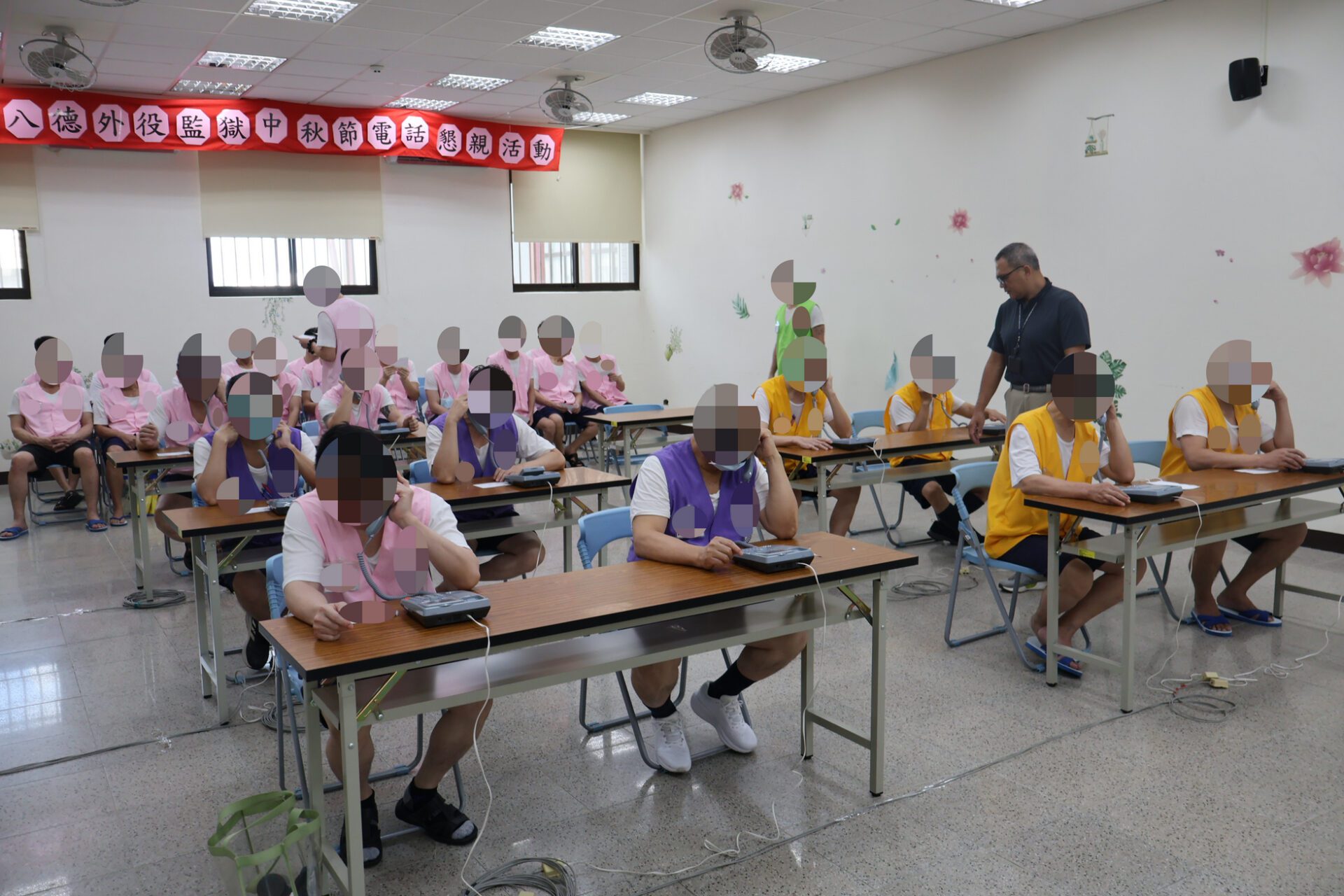 八德外役監舉辦中秋懇親 200收容人打電話傳遞思念