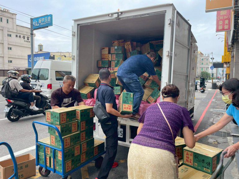 民進黨彰化縣黨部募集物資 支援花蓮災區 民進黨彰化縣黨部募集物資 支援花蓮災區