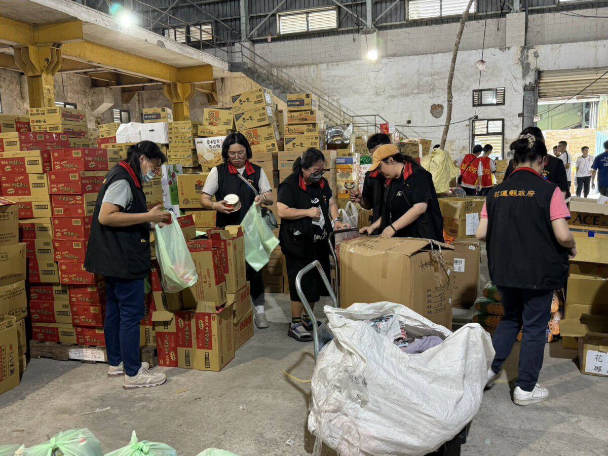 花蓮縣長徐榛蔚安置災民 強化收容所24小時各項服務