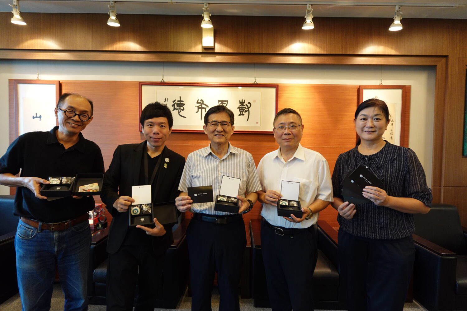 樹德校友會飲水思源愛回流！暖心獻禮感動教師節