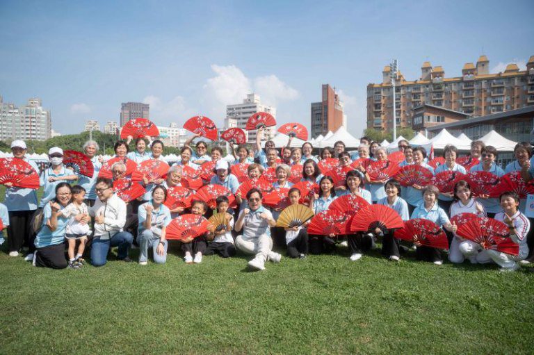 竹市長青運動會登場！　邱臣遠代理市長與2千名長輩同樂展活力