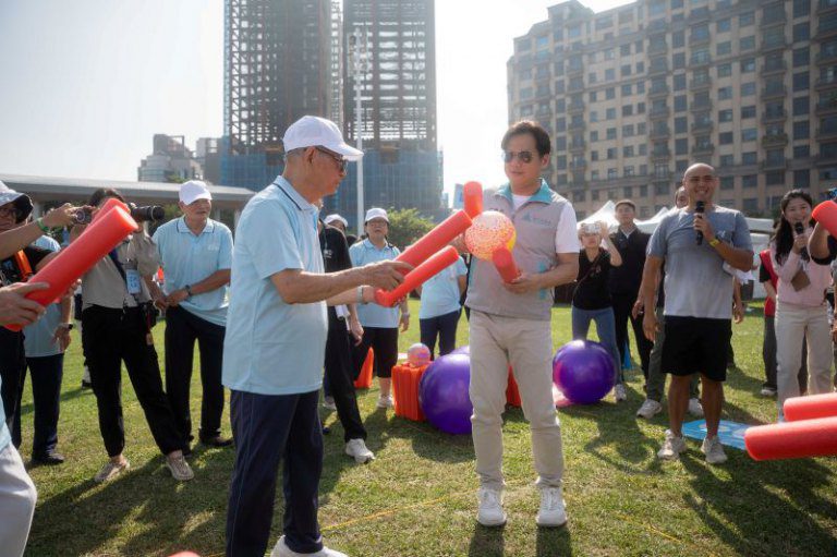 新竹縣總工會新豐池和宮親子健行　千人參與舒展身心