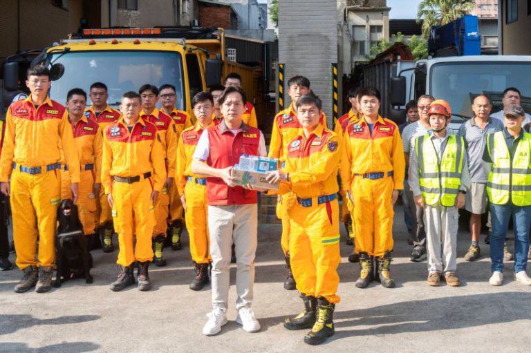 竹市特搜與重機具團隊赴花蓮支援　邱臣遠代理市長：同島一命共度難關