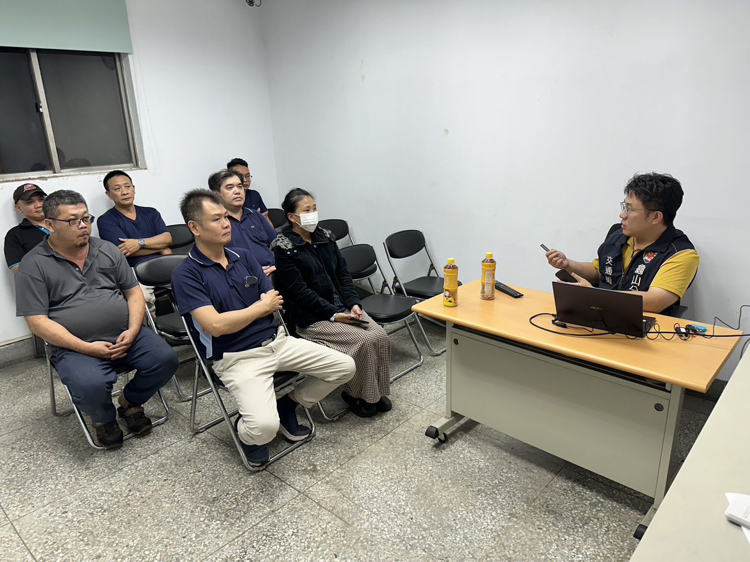 龜山警前進運輸公司宣導 強化大型車駕駛交安觀念 龜山警前進運輸公司宣導 強化大型車駕駛交安觀念