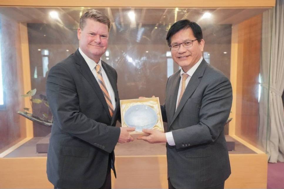 美智庫「印太安全研究所」訪問團來台 林佳龍午宴款待