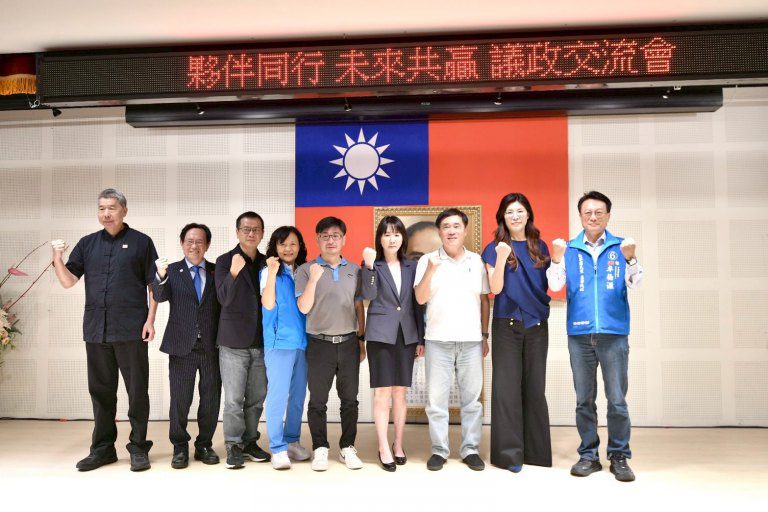 國民黨6位黨主席參選人齊聚彰化縣議會 與基層黨員面對面交流 國民黨6位黨主席參選人齊聚彰化縣議會 與基層黨員面對面交流