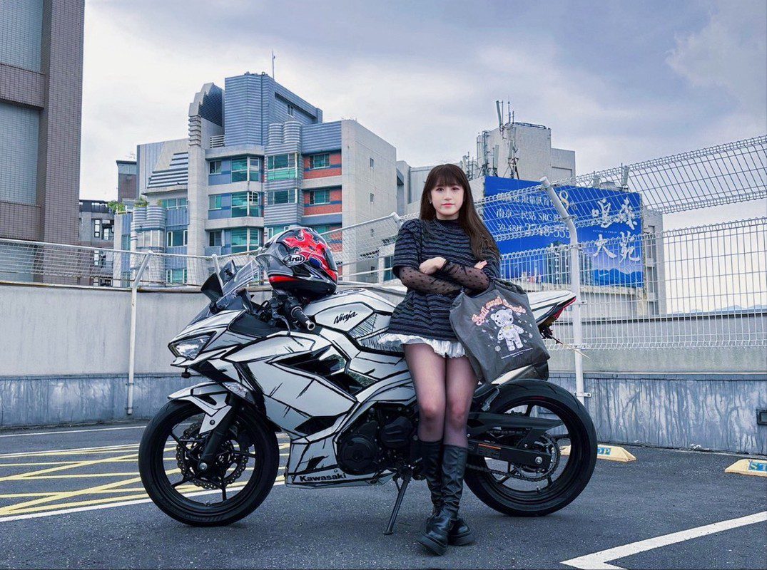 Ball&Chain 進駐台中中友百貨 10/01 新開幕 搶攻潮流女孩時尚戰場 Ball&Chain 進駐台中中友百貨 10/01 新開幕 搶攻潮流女孩時尚戰場