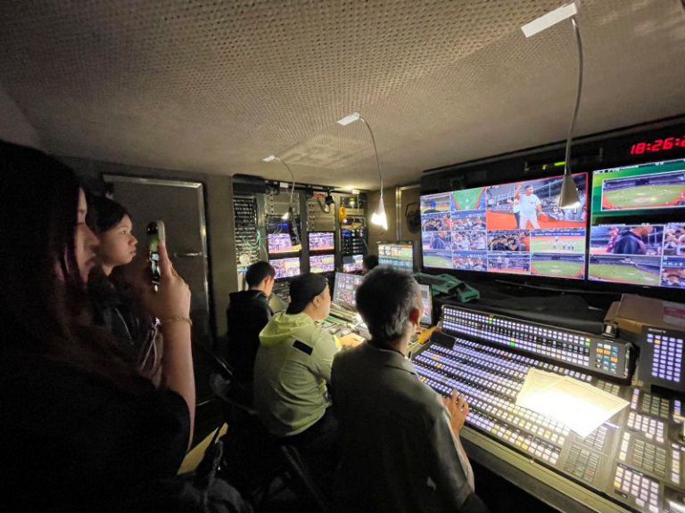 玄奘大傳進軍大巨蛋! 學生見習職棒轉播校長到場熱情應援 玄奘大傳進軍大巨蛋! 學生見習職棒轉播校長到場熱情應援