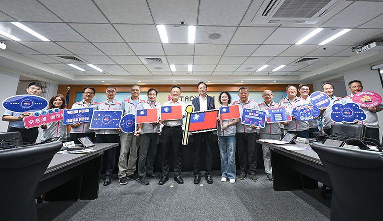 桃園國慶月系列活動登場　黑貓中隊亮相雙十升旗典禮