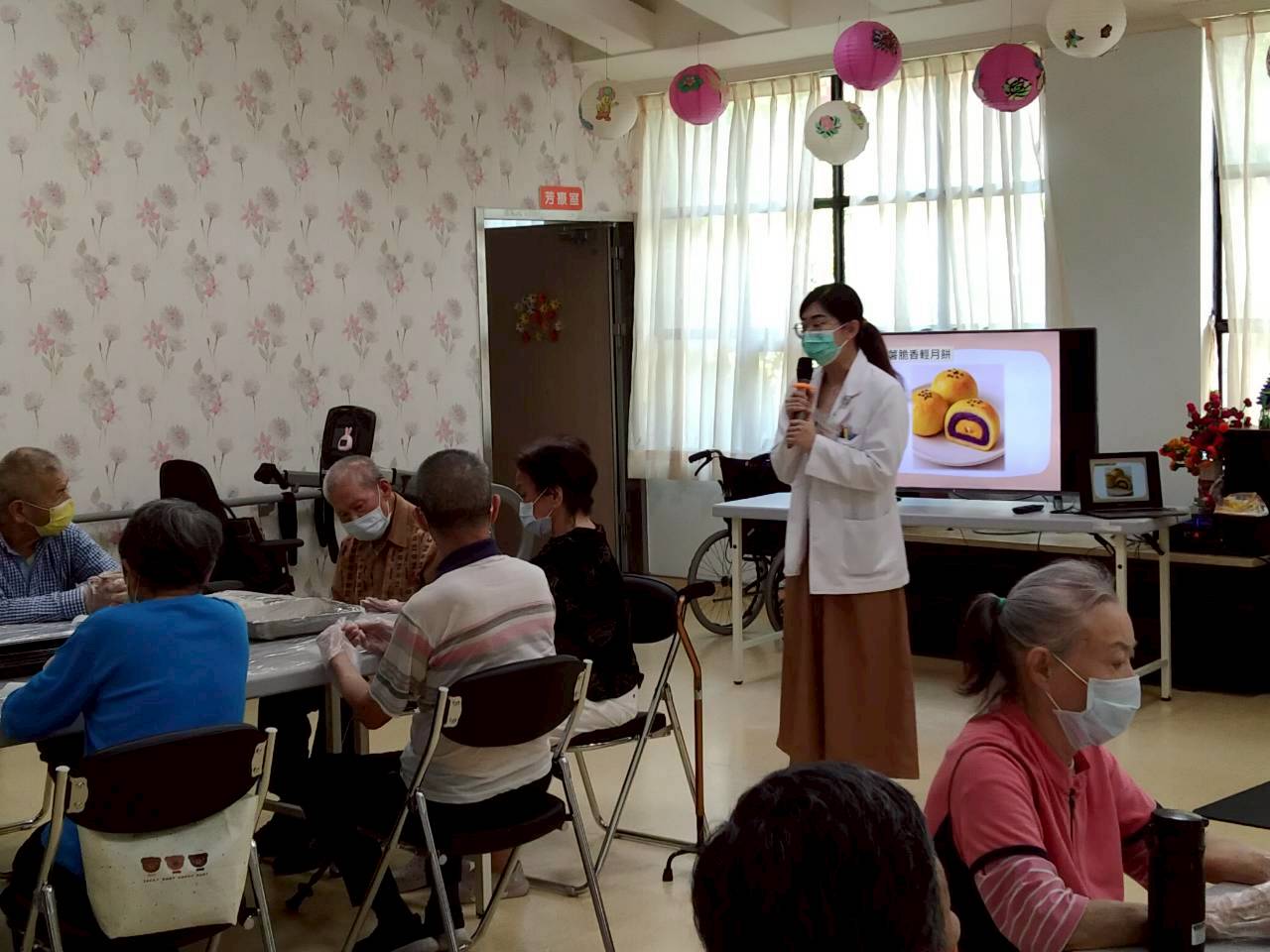 中埔榮榮光日照中心辦　中秋DIY薯薯起司夢幻球活動