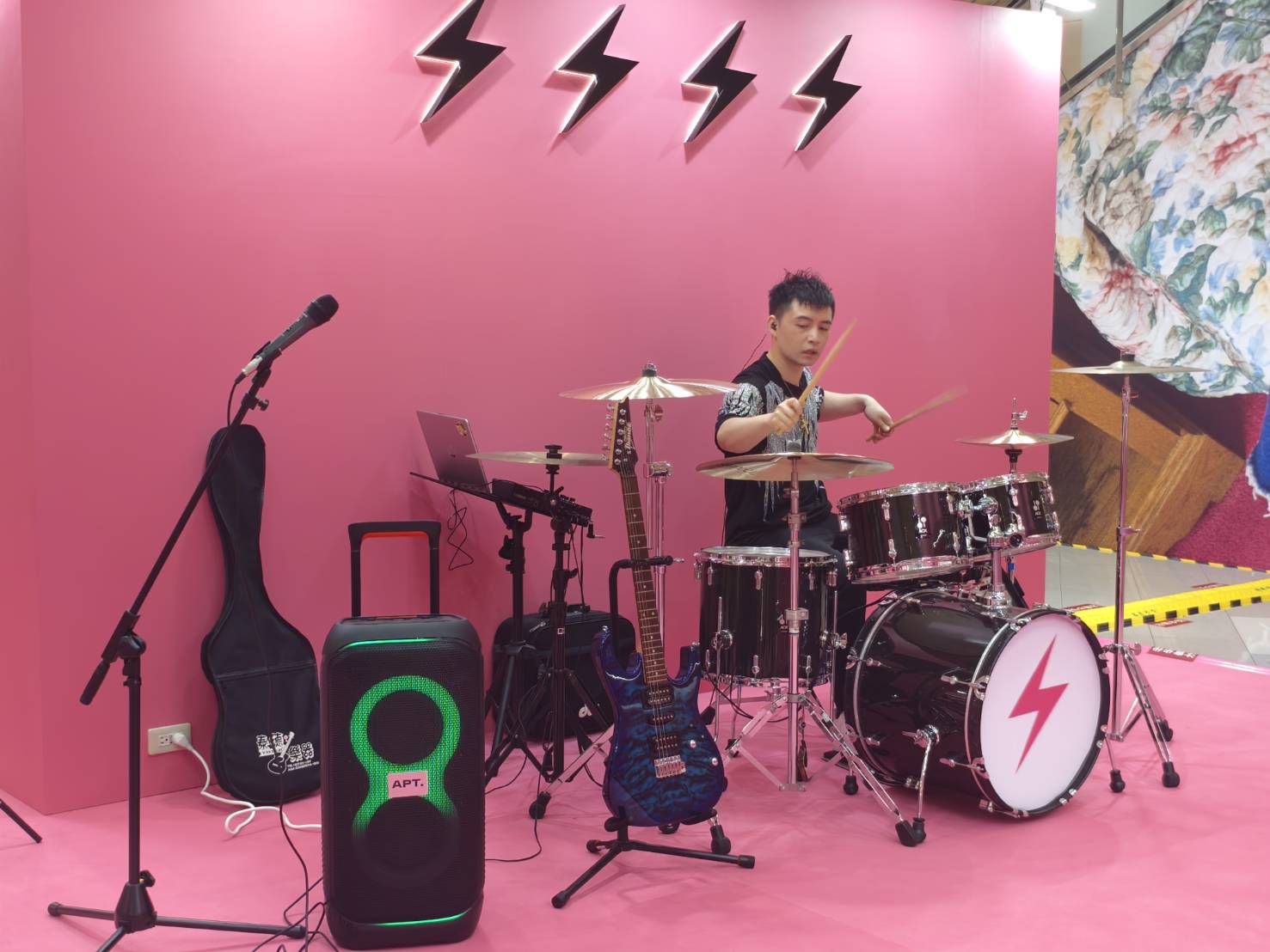 BLACKPINK演唱會登場 Rosé快閃店登陸SKM Park Outlets 高雄草衙