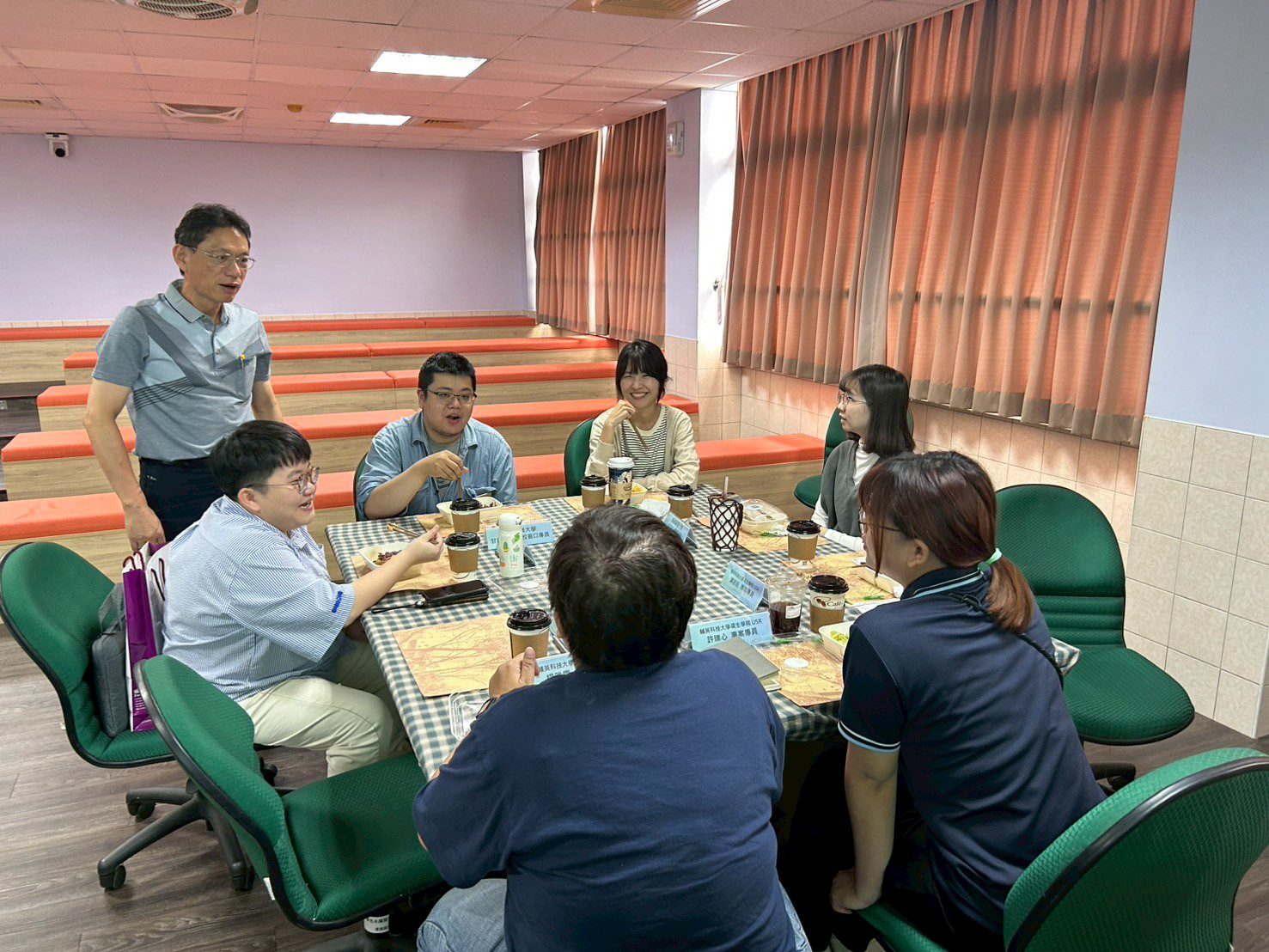 輔英科大USR跨校論壇推動環境永續與文化傳承 捐贈教材實現資源共享