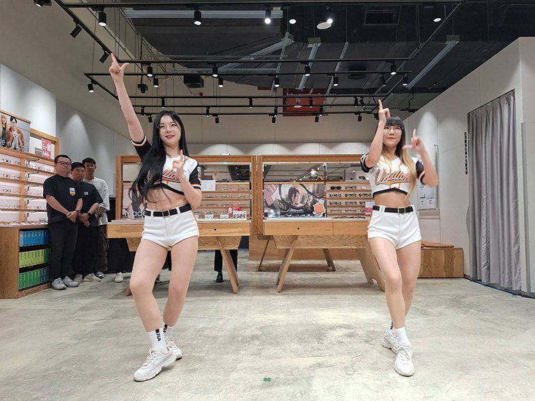 JINS台南三越小北門慶中秋 請來女神與粉絲同歡 JINS台南三越小北門慶中秋 請來女神與粉絲同歡