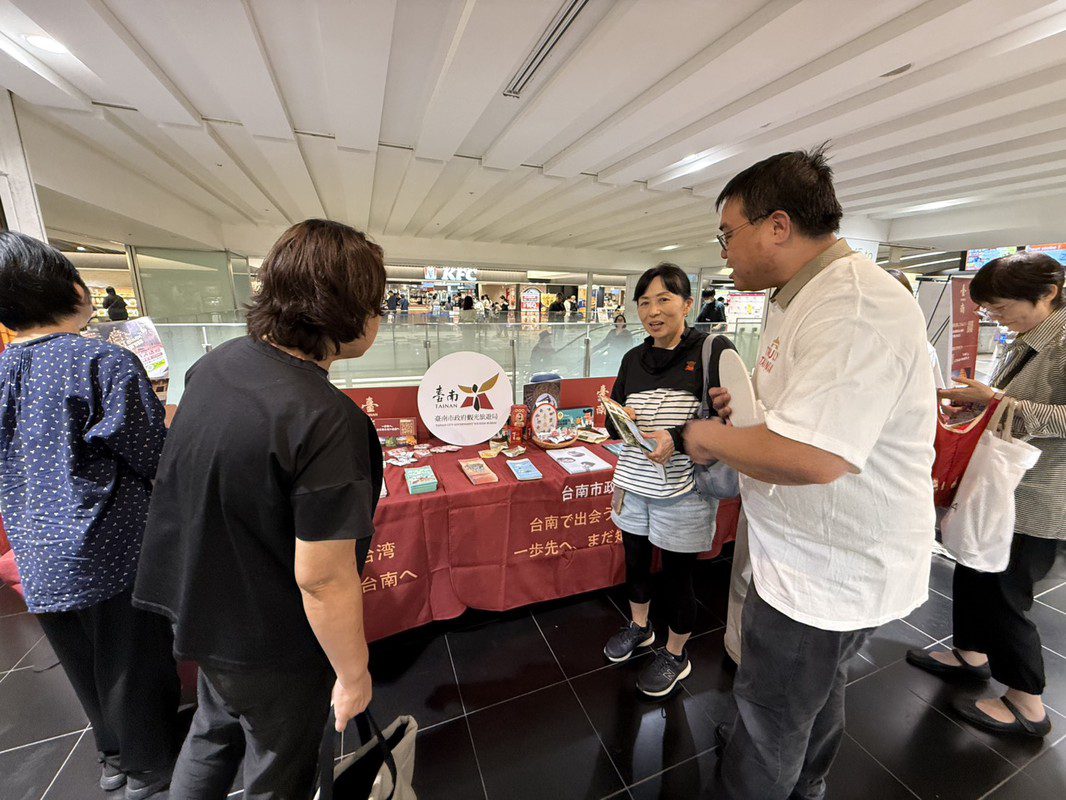 臺南觀光創新推廣 進駐日本大阪難波車站打造古都沉浸體驗 展區首日亮相吸睛 結合世博尾聲人氣爆棚 臺南觀光創新推廣 進駐日本大阪難波車站打造古都沉浸體驗 展區首日亮相吸睛 結合世博尾聲人氣爆棚