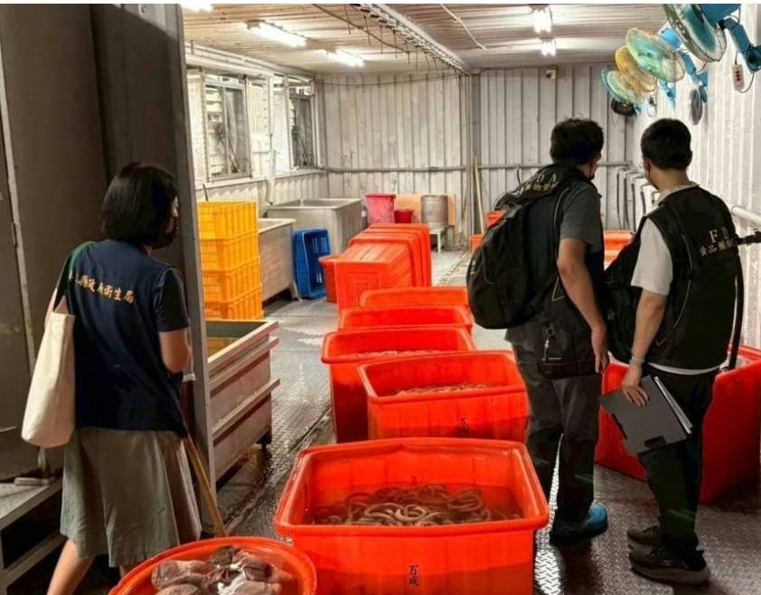 黑心無良廠商屏東百威公司以工業用雙氧水浸泡豬大腸後販售 黑心無良廠商屏東百威公司以工業用雙氧水浸泡豬大腸後販售