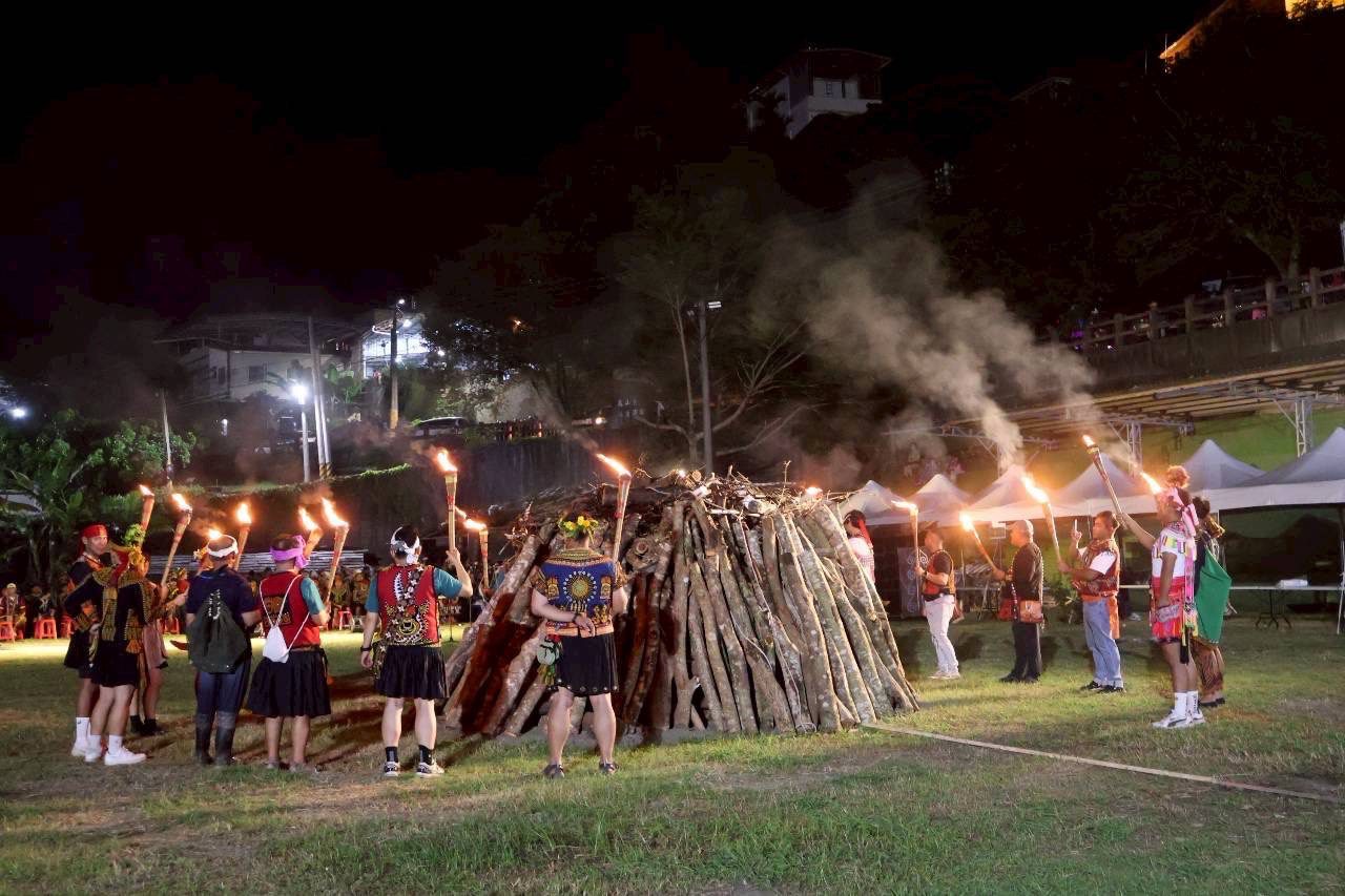 ’Oponoho ta’avalra 歐佈諾伙勇士祭 傳承部落文化 ’Oponoho ta’avalra 歐佈諾伙勇士祭 傳承部落文化