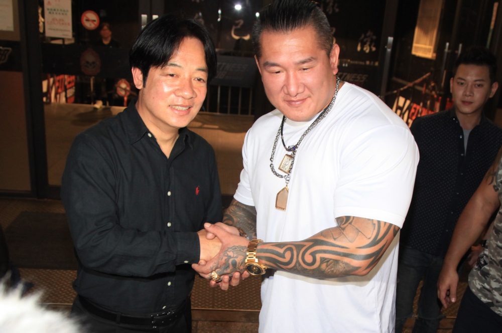 館長直播喊「斬首賴清德」慘了 檢警出手調查 館長直播喊「斬首賴清德」慘了 檢警出手調查