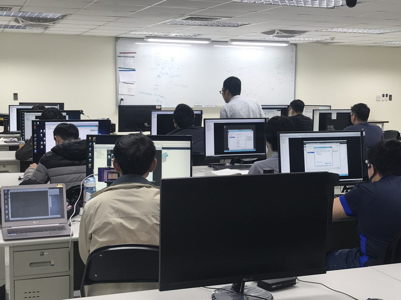 桃竹苗分署「青年職前訓練」培養即戰力 食品技師成功轉職資訊工程師