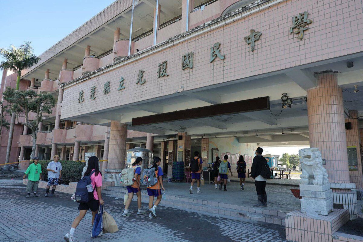 光復鄉災後復課首日 縣警局加強安全維護 7校逾八成學生復學順利