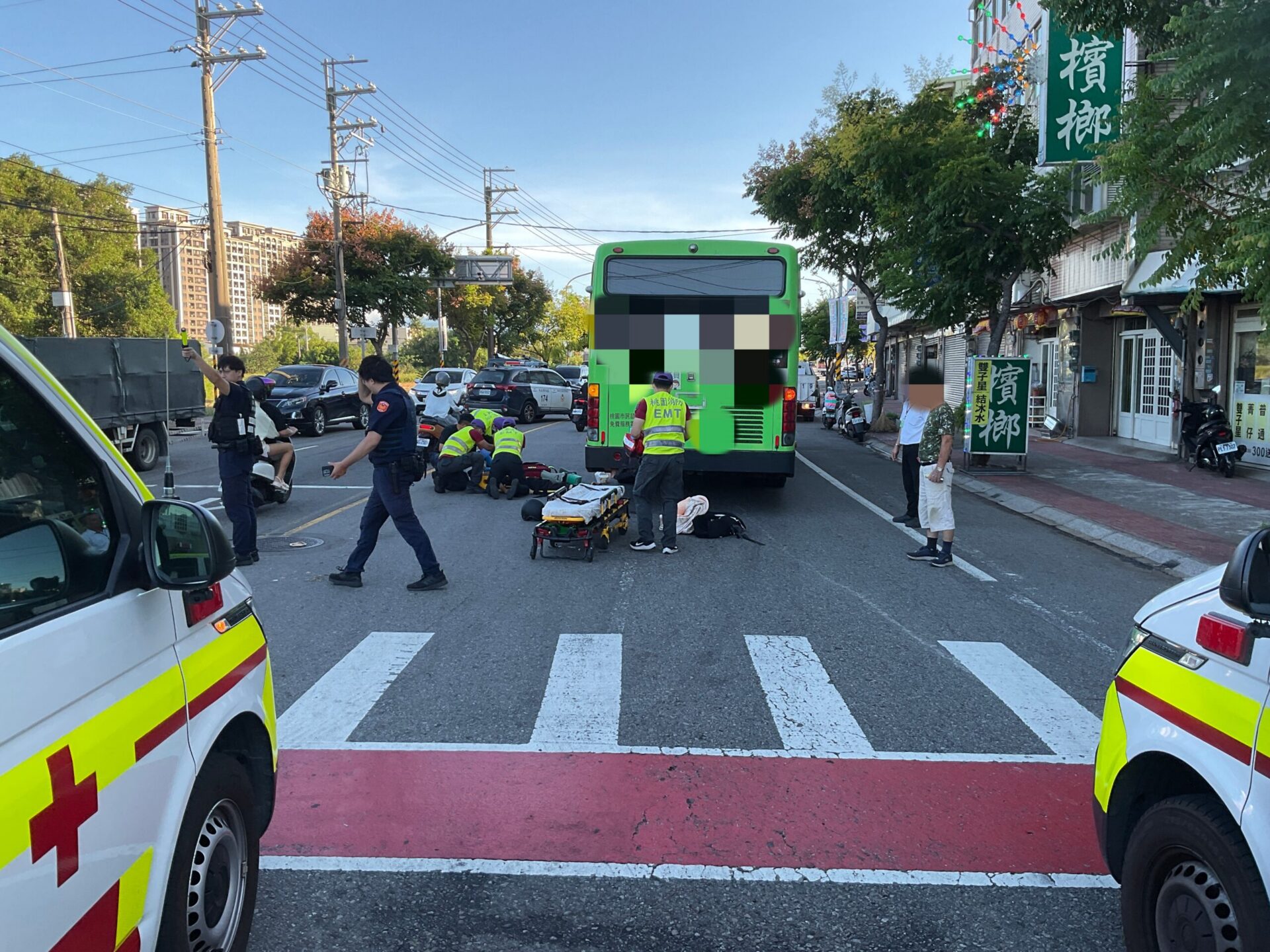 中壢大客車左轉釀禍！66歲男走斑馬線遭撞倒急救亡