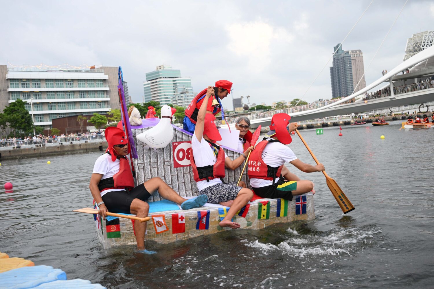 環保×創意×高雄特色掀水上風潮 海洋派對高雄創意造筏 下週末大港橋熱鬧登場