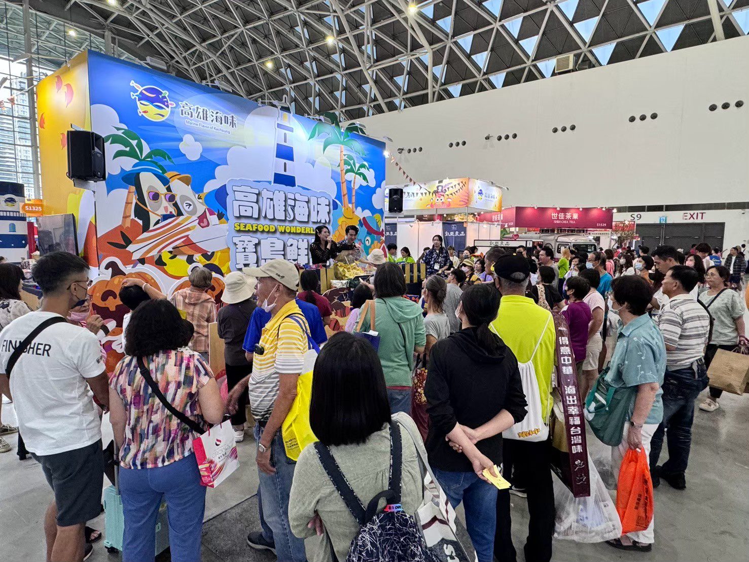 「高雄海味 漁樂鱻購」海洋局推出海味三缺1,現場滿千送百再抽萬元米其林饗宴 快來搶貨 「高雄海味 漁樂鱻購」海洋局推出海味三缺1,現場滿千送百再抽萬元米其林饗宴 快來搶貨