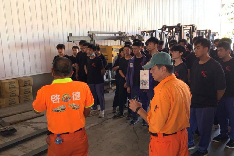 桃竹苗分署攜手北科附工參訪啟德機械公司　近距離體驗大型機械產業魅力