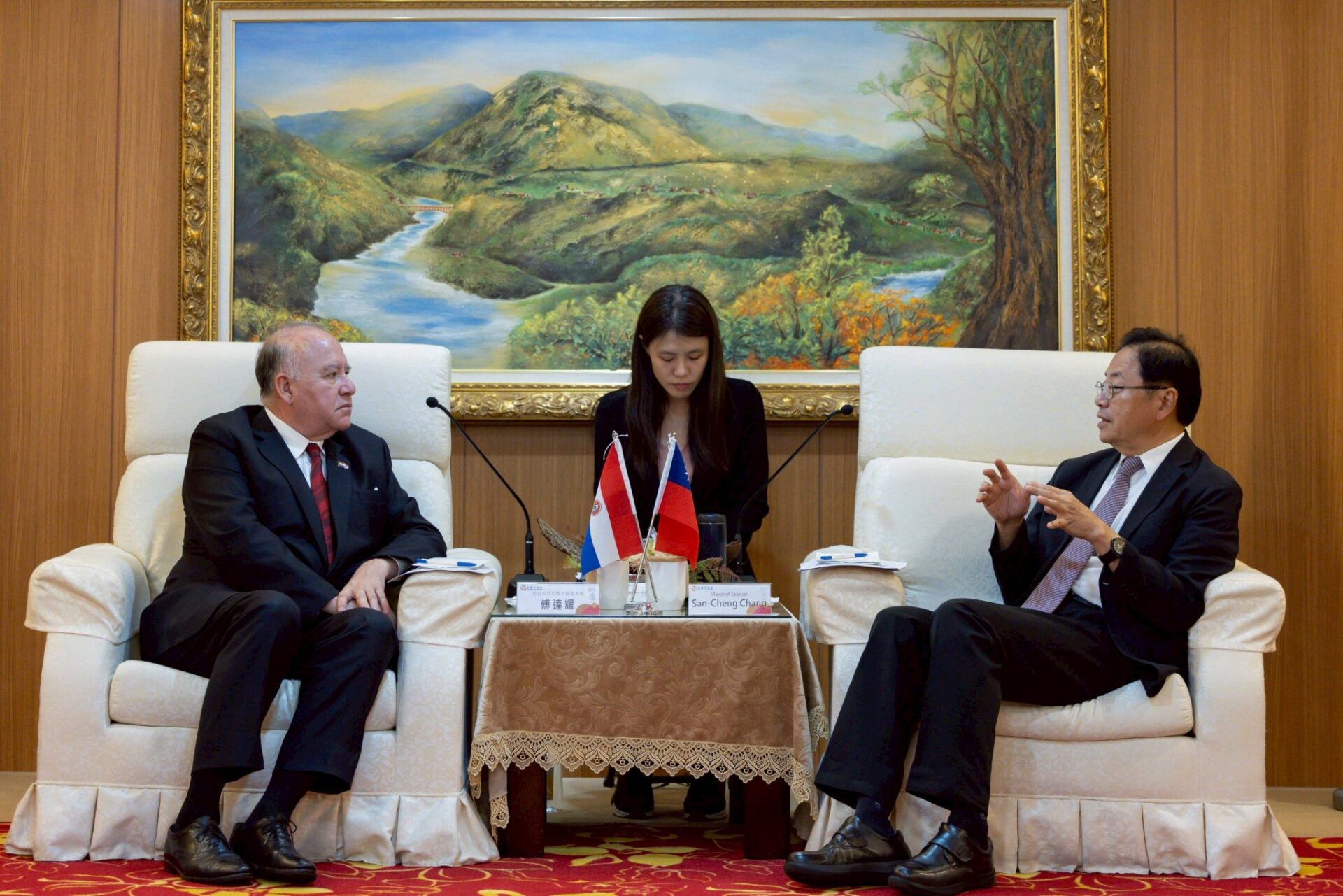 張善政與巴拉圭大使交流 歡迎台巴科大學子未來到桃園實習