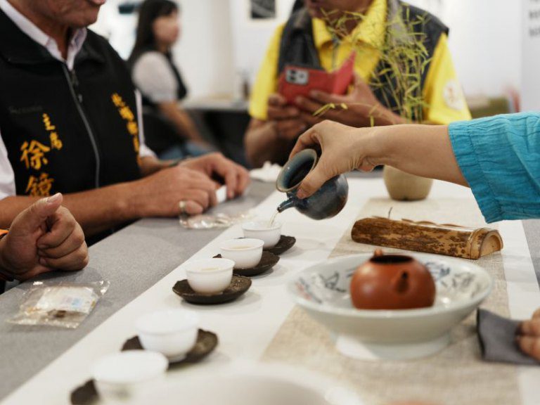 茶香四溢有柿來寮 鄉長莊明增:邀請大家大眾到北埔品好茶、嚐好柿 茶香四溢有柿來寮 鄉長莊明增:邀請大家大眾到北埔品好茶、嚐好柿