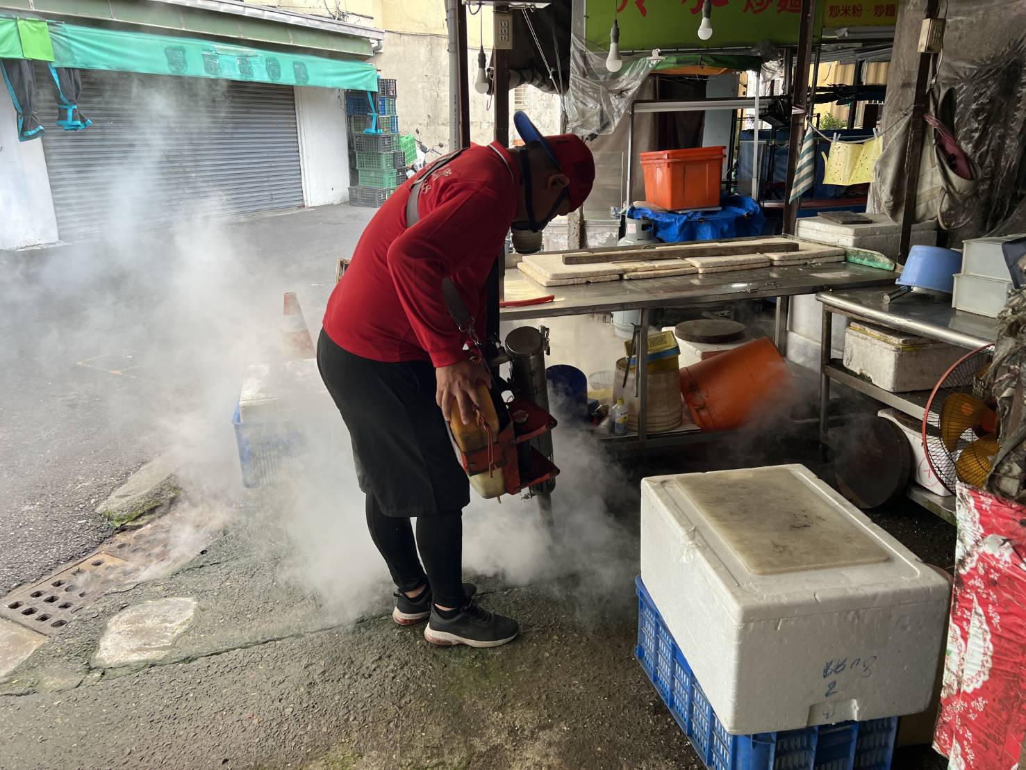 南市針對南區金華里及利南黃昏市場強化登革熱防治作為 南市針對南區金華里及利南黃昏市場強化登革熱防治作為