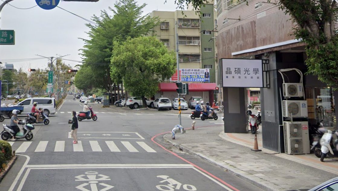 鳳山區南京路步道改造全段完成 漫步衛武營新動線 鳳山區南京路步道改造全段完成 漫步衛武營新動線