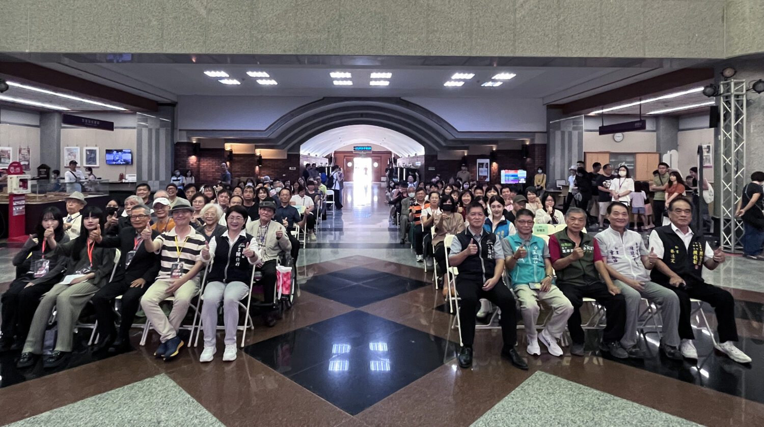 挑戰極限縱覽時代精神  全國百號油畫大展登場 挑戰極限縱覽時代精神  全國百號油畫大展登場