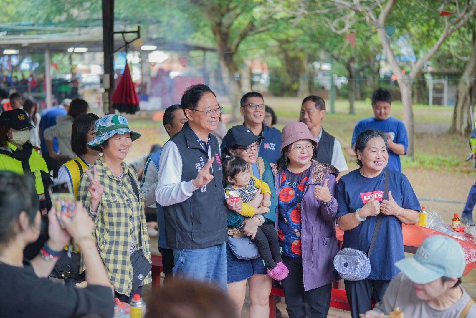 家庭日舉辦烤肉聯誼活動 張善政肯定華通電腦公司凝聚力、團隊精神 家庭日舉辦烤肉聯誼活動 張善政肯定華通電腦公司凝聚力、團隊精神