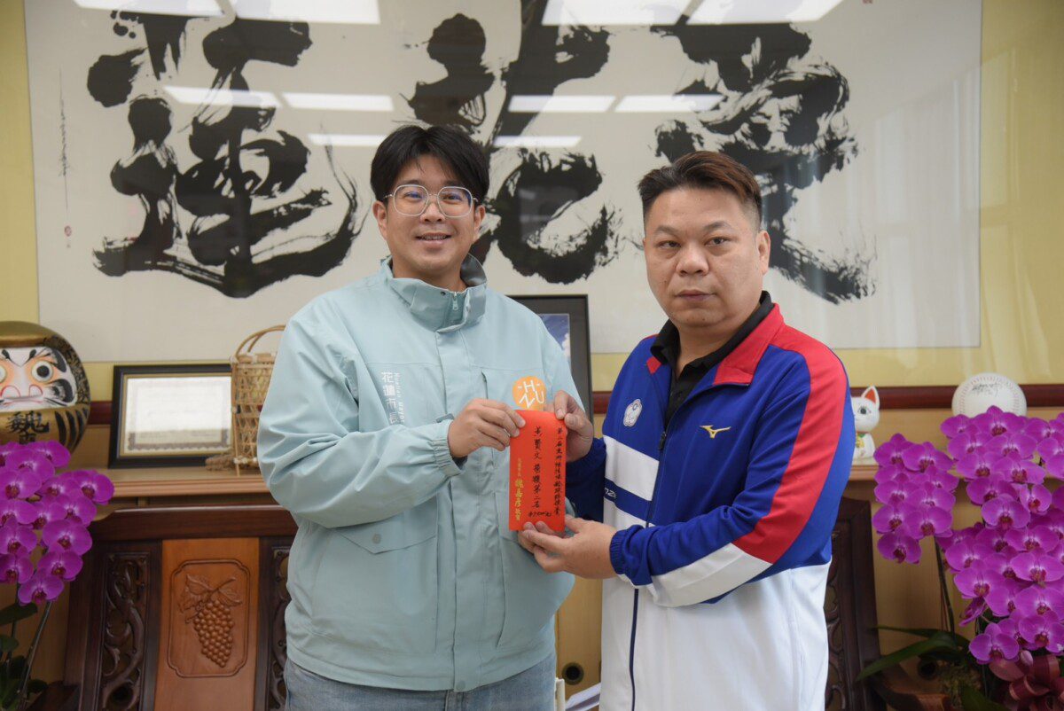明廉國小勇奪府城盃全國分齡籃球雙冠軍 魏市長親臨賀喜 明廉國小勇奪府城盃全國分齡籃球雙冠軍 魏市長親臨賀喜