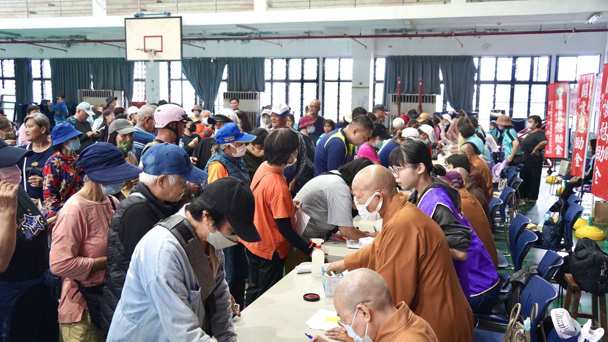 佛教界募得千萬善款援助花蓮災區 用行動展現「同體大悲」精神 佛教界募得千萬善款援助花蓮災區 用行動展現「同體大悲」精神